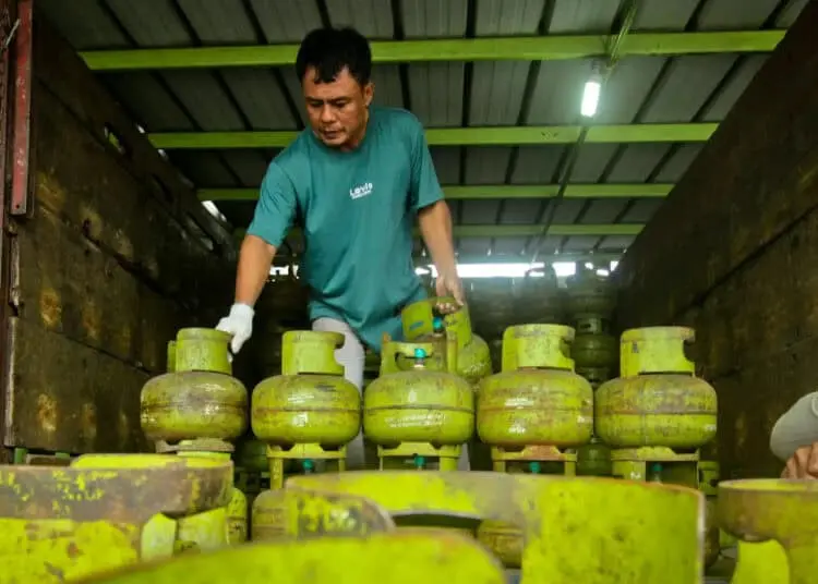 Foto Rencana Pembelian Gas Elpiji Subsidi Menggunakan KTP