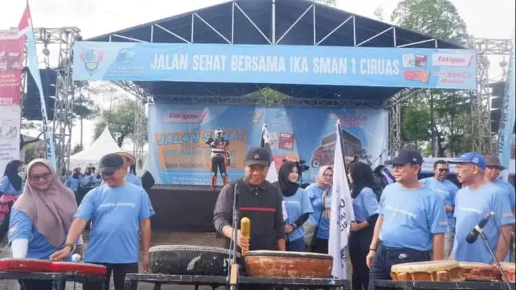 Jalan Sehat Bersama IKA SMAN 1 Ciruas, Pj Gubernur Banten: Hidup Sehat Agar Bahagia