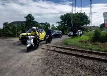 Pembangunan ruas jalan Pakupatan – Palima, sampai saat ini tak juga kunjung selesai. Padahal, pembangunan jalan pelebaran dan betonisasi yang sudah mulai dilakukan sejak era kepemimpinan Wahidin Halim – Andika Hazrumy, sejak tahun 2017 – 2022 lalu. (ISTIMEWA)