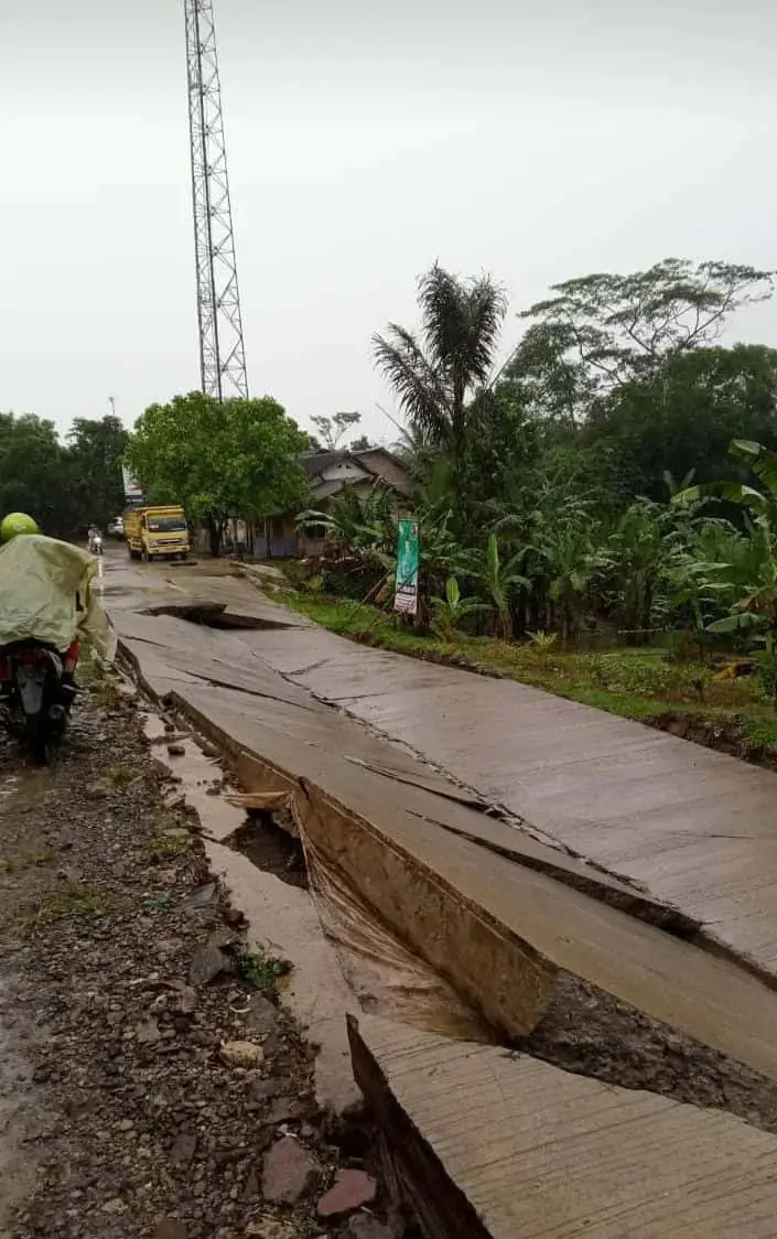 Jalan Rusak Akibat Bencana, Pemprov Siapkan Anggaran Rp 18 M untuk Memperbaikinya