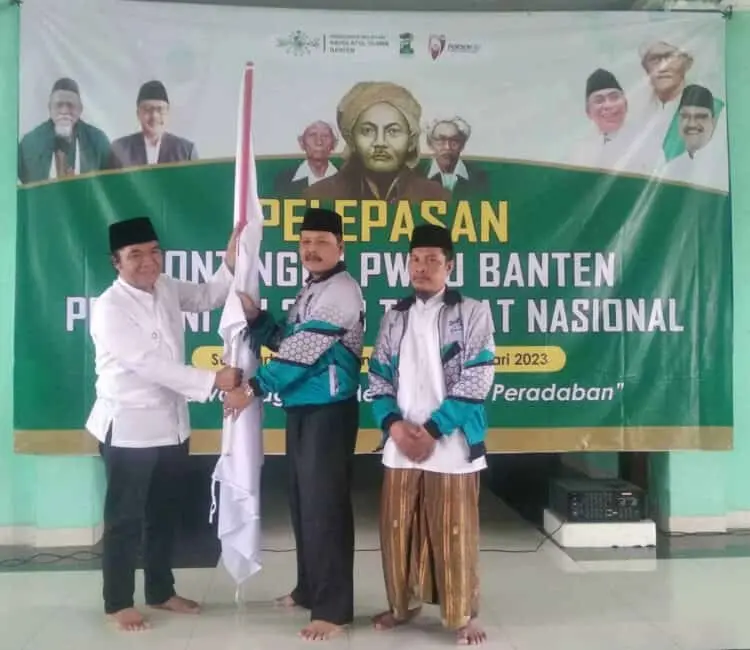 PJ Gubernur Banten Al Muktabar, lepas ratusan kontingen Porseni NU 2024, Jumat (13/1/2023). (ISTIMEWA)