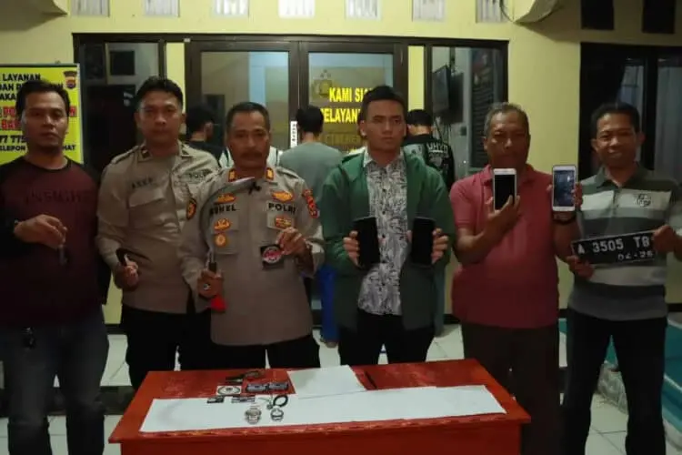 Hendak Tawuran, Polsek Cibeber Bergerak Cepat Amankan Sekelompok Pelajar