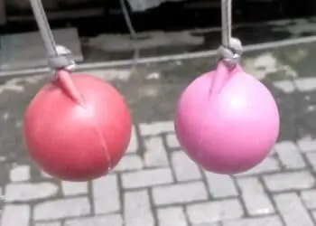Lato-Lato Sedang Viral, Ini Manfaatnya Untuk Anak