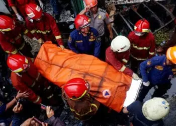 Foto Kebakaran Kios Laundry di Karawaci, Dua Orang Tewas