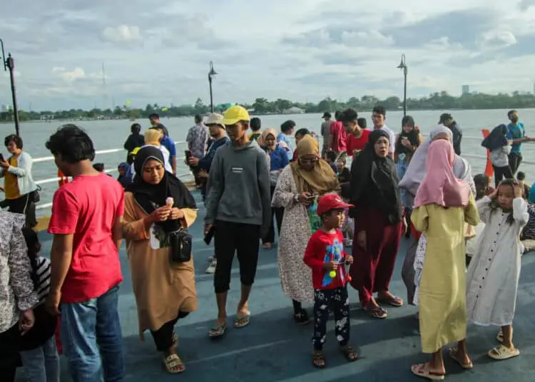 Foto Liburan Imlek di Kawasan Situ Cipondoh