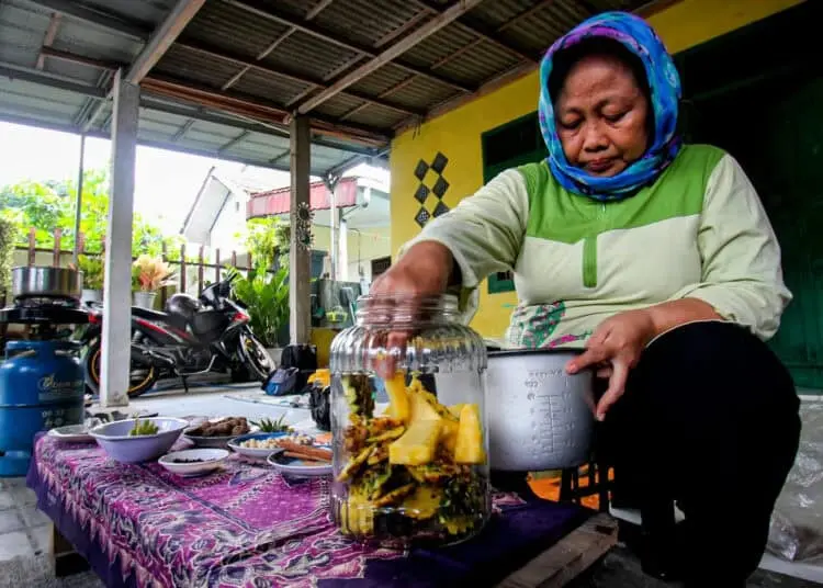 Foto Produksi Rumahan Minuman Tepache di Kota Tangerang
