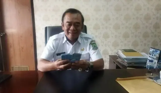 Bandel Buang Sampah di Median Jalan Ciledug, Tanggung Sanksinya