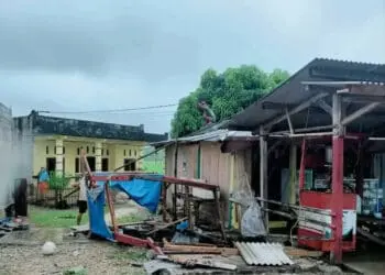 4 Rumah Rusak Diterjang Angin dan 1 Tergerus Longsor di Cigeulis