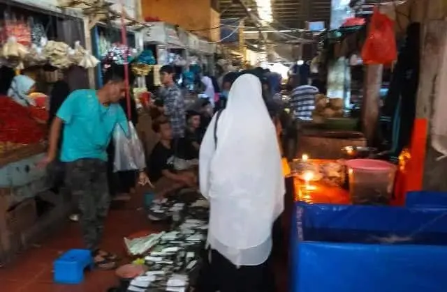 Listrik Padam Sejak Selasa, Pedagang Pasar Rangkasbitung Mengeluh