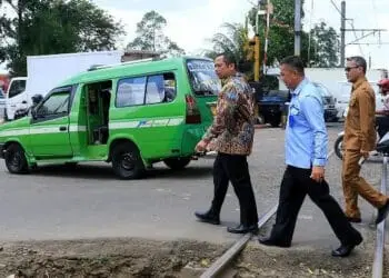 Arief Minta Perumdam TKR Segera Perbaiki Pipa Bocor di Rel KA Tanah Tinggi