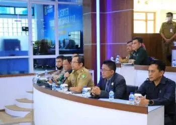 Wali Kota Arief Beberkan SiJampang Hingga Hingga Bus Tayo dan SiBenteng di Hadapan Mendagri