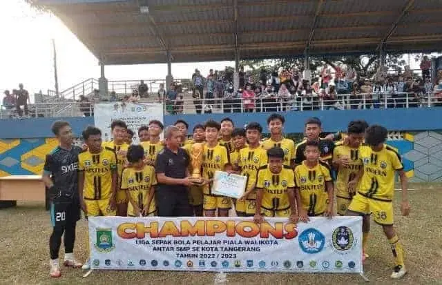 SMP 16 Juarai Turnamen Sepak Bola Pelajar SMP se-Kota Tangerang