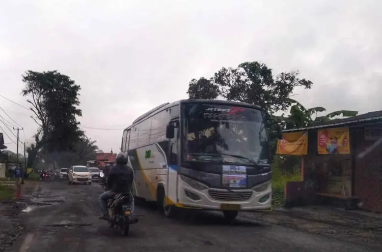 5 Lokasi Wisata Religi Terfavorit di Pandeglang yang Kerap Dikunjungi Peziarah