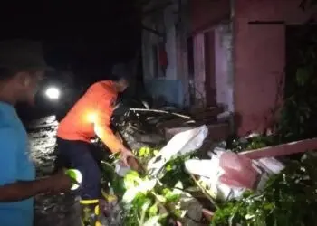 Diterjang Angin Puting Beliung, 1 Rumah Roboh dan 5 Orang Terluka