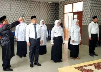 Kepala Kemenag Tangsel Lantik 8 Guru Ahli Madya