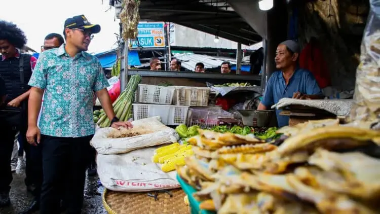 Pilar Pimpin Penertiban Pasar Ciputat