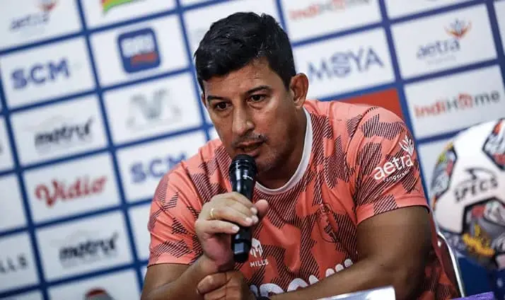 Kejutan, Persita Akhiri Kerja Sama dengan Alfredo Vera