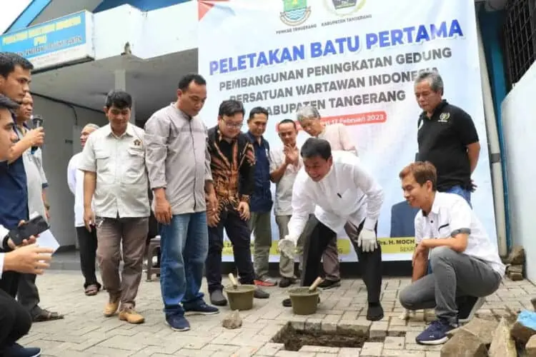 Ground Breaking Peningkatan Gedung PWI Kabupaten Tangerang, Sekda : Terus Tingkatkan Produktivitas Wartawan