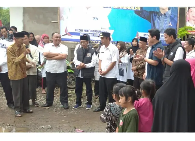 Ruas Jalan Desa Cibitung - Lebak Pandeglang Dibangun, Rizki : Masyarakat Harus Kompak