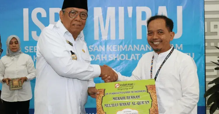 Pemkot Tangsel Terima Wakaf 520 Mushaf Al Quran