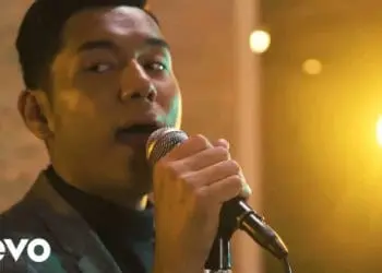 Lirik Lagu Berdua Bersama - JAZ