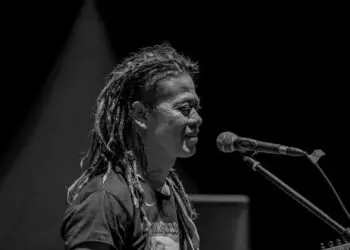 Lirik Lagu Tony Q Rastafara - Paris Van Java