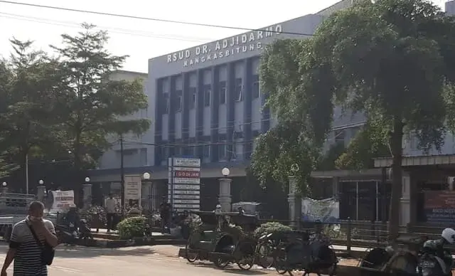 Ketersediaan Tempat Tidur di Ruang IGD RSUD Adjidarmo Dikeluhkan