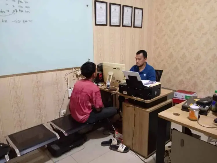Komplotan Penimbun BBM di Pandeglang Digerebek Polisi, Ratusan Liter Pertalite Disita