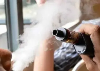 Akademisi Sebut Tembakau Alternatif Lebih Rendah Risiko daripada Rokok