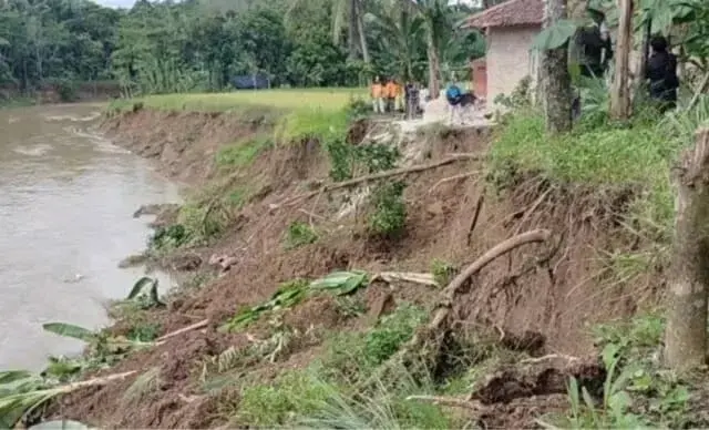 Dampak Perubahan Cuaca, Masyarakat Lebak Diminta Waspadai Longsor