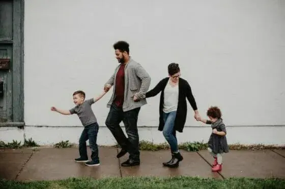 Cara Terapkan Konsep ‘Mindful Parenting’ saat Bersama Anak