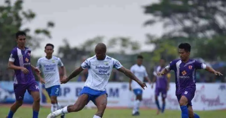 Persib dan 3 Klub Liga 1 Lainnya Didenda Rp 50 Juta