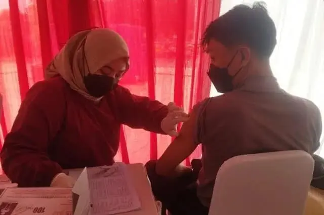 Polisi Gelar Vaksinasi Booster 2 di Terminal 3 Bandara Soekarno-Hatta