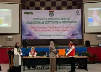 250 Guru SD Dilatih Berdongeng