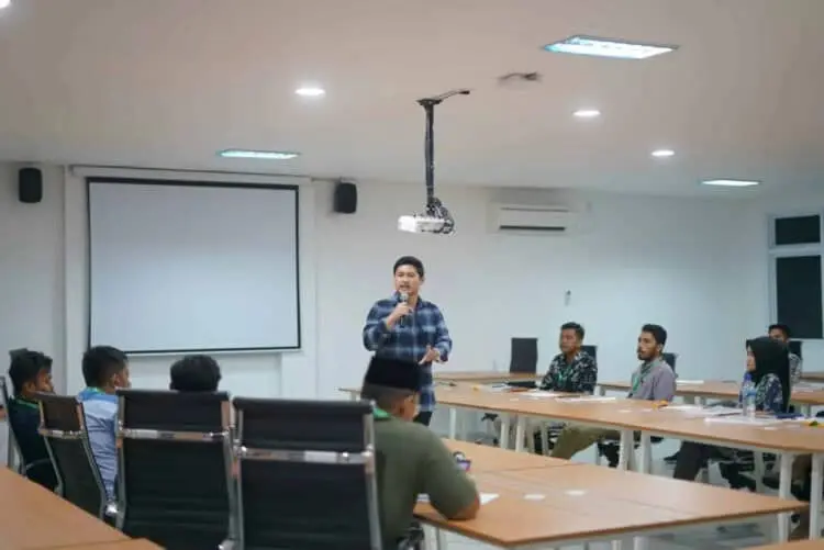 Rizki : Saya Bangga bisa Berdiskusi dengan Kader HMI Badko Jabodetabeka – Banten