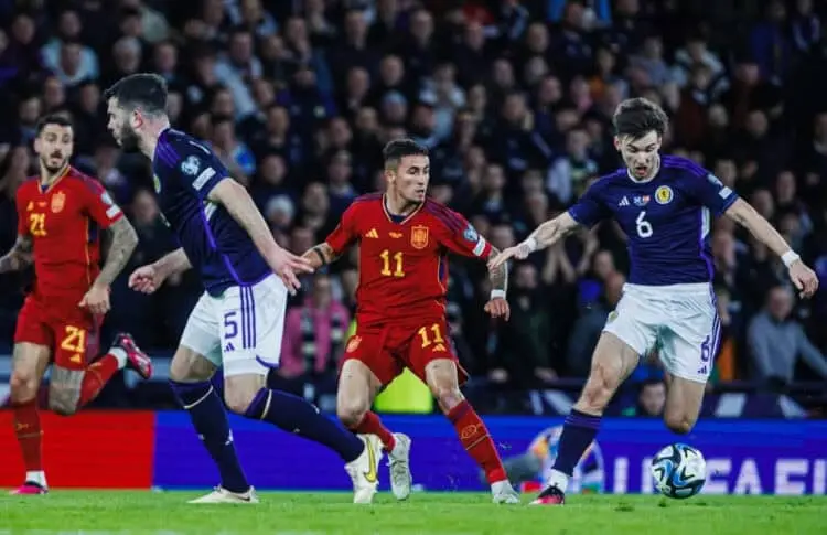 Kejutan, Skotlandia Kalahkan Spanyol