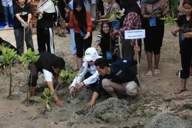 71 Mahasiswa STIE PPI Ikuti LDKM dan Pelestarian Lingkungan Pesisir