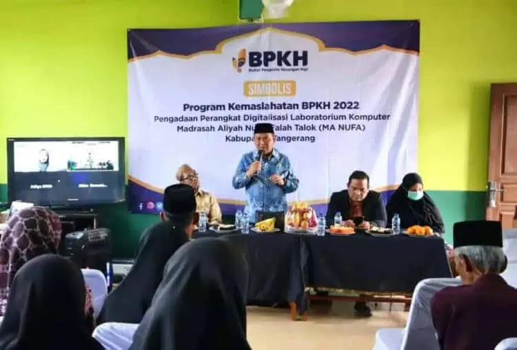 Rizal Berikan Bantuan Perangkat Digitalisasi Laboratorium Komputer ke Madrasah