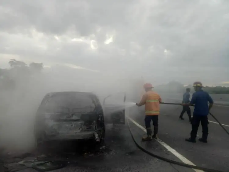 Ini Penyebab Mobil Terbakar di Tol Tangerang - Merak, Sopir dan Penumpang Selamat