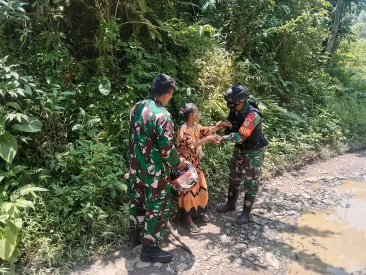 Patroli Wilayah, Anggota Koramil 0115 Cimanggu Kodim 0601 Pandeglang Sisir Kawasan Pedalaman