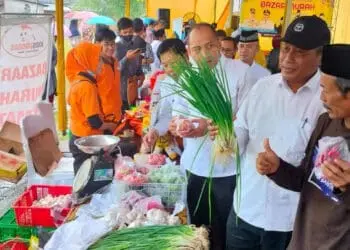 Wabup Serang Pandji Tirtayasa, menghadiri acara Bazaar Murah jelang Ramadhan, di 8 Kecamatan Se-kabupaten Serang, Rabu (15/3/2023). (SIDIK/SATELITNEWS.COM)