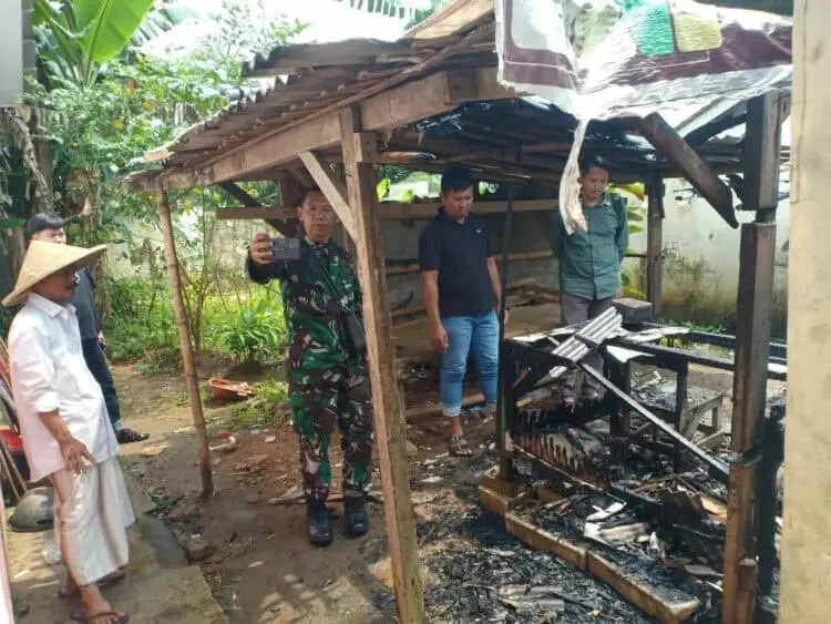 Gara-gara Main Petasan, 1 Warung di Cisoka Ludes Terbakar