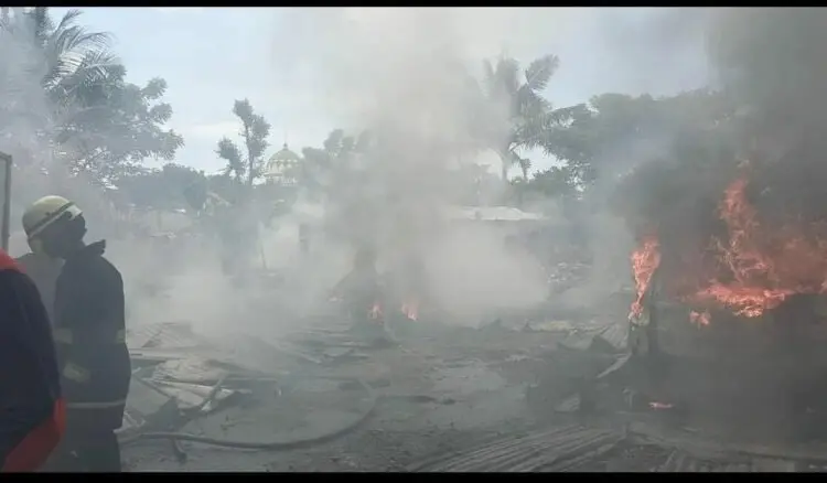 Dua Mobil dan Lapak Limbah Plastik di Cikupa Ludes Terbakar