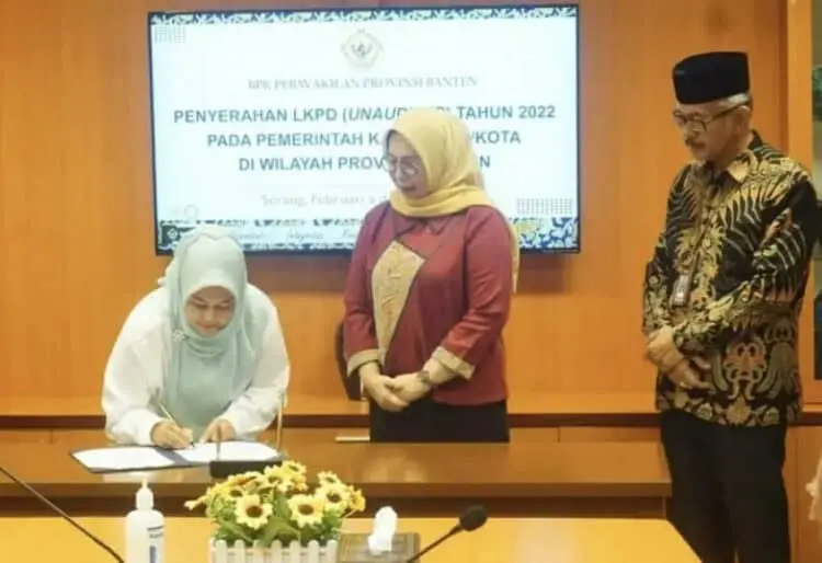 Serahkan LKPD 2022 Ke BPK RI Banten, Bupati Irna Berharap Raih WTP Lagi
