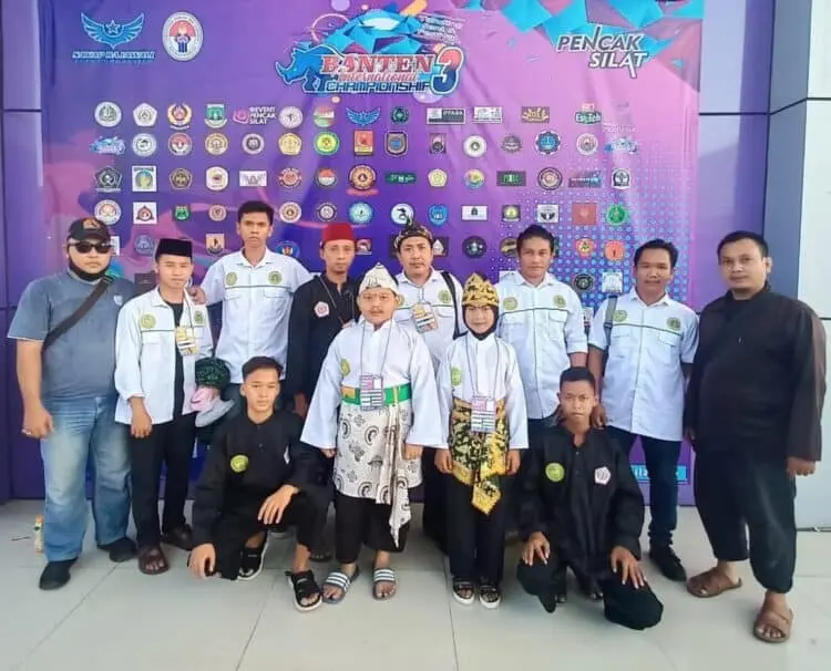 4 Murid Padepokan Silat LBB Sabet 4 Medali Perak