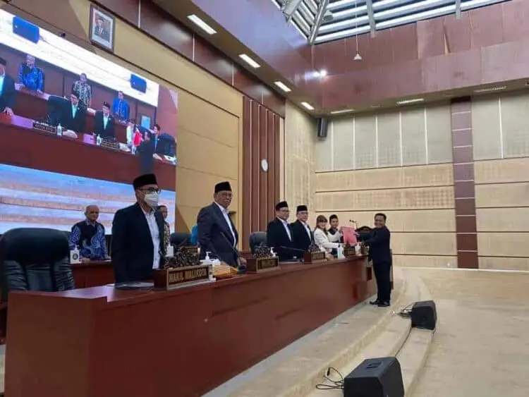 Dewan Serahkan Hasil Reses ke Wali Kota Tangsel
