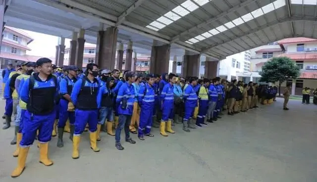 Sehari Usai Sidak Jalan, Wali kota Arief Perintahkan Ratusan Petugas PUPR Apel, Ini Instruksinya Sehari Usai Sidak Jalan, Wali kota Arief Perintahkan Ratusan Petugas PUPR Apel, Ini Instruksinya
