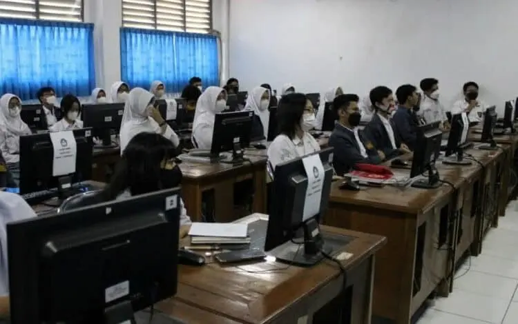 Siswa SMA/SMK di Wilayah Ini Diharuskan Masuk Jam 5 Pagi, DPR RI Menyesalkan