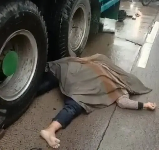 Mengenaskan, Hendak Salip Truk Trailer, Pasutri Ini Tewas Terlindas di Jatiuwung