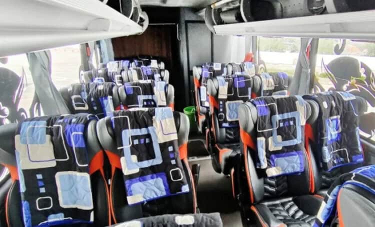 ILUSTRASI: Okupansi moda transportasi umum seperti bus meningkat jelang Mudik Lebaran. (ISTIMEWA)